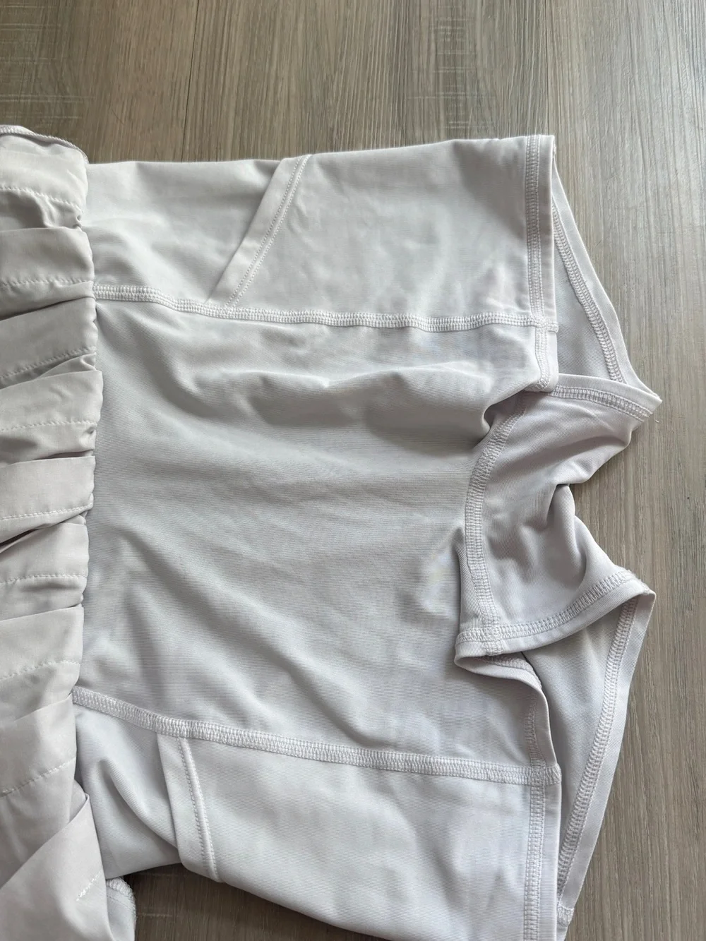 Alo Yoga white tennis skirt